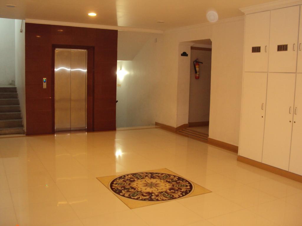 Hotel Mnh Royal Park Palayankottai Exterior photo