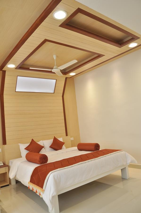 Hotel Mnh Royal Park Palayankottai Exterior photo